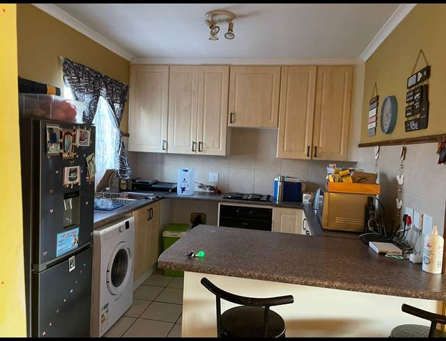 2 BEDROOM APARTMENT RENTED IN EQUESTRIA